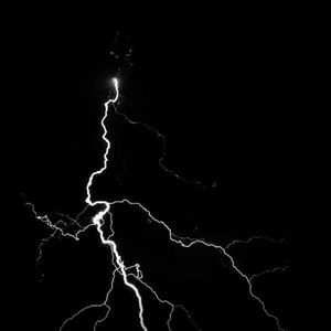 公交车被多人伦㢨吃
