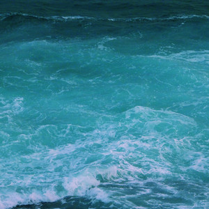 公交车被多人伦㢨吃
