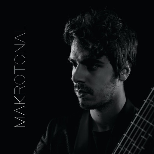 公交车被多人伦㢨吃
